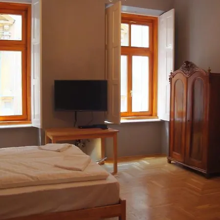 Market Square Ii. Apartment *
